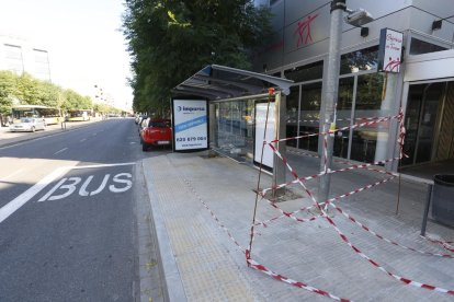 La Paeria instal·la una desena de marquesines per als autobusos