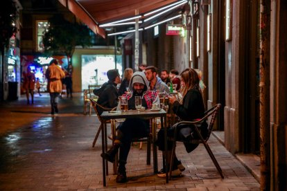 Pese a las restricciones el ambiente en Madrid no ha decaído.