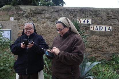 Sor Maria Trinitat i Pilar, del monestir i santuari de Santa Maria de Refet, a la Noguera.