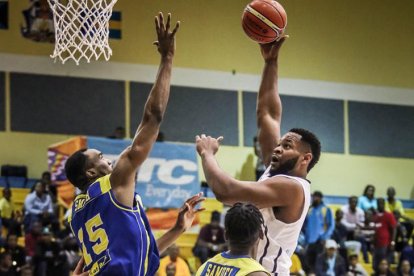 Shaquille O’Neal Cleare, en un partit amb la selecció bahamiana.