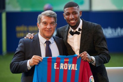 Emerson Royal i Joan Laporta en la presentació del jugador.