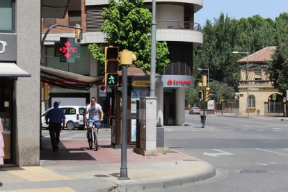 Un termómetro en la ciudad de Lleida este jueves.