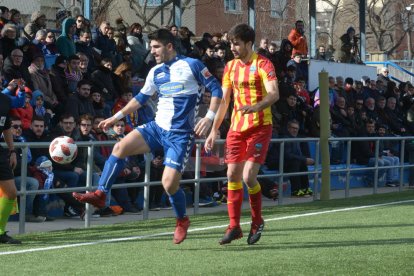 Una acció del partit del Lleida al camp de l'Ebre.