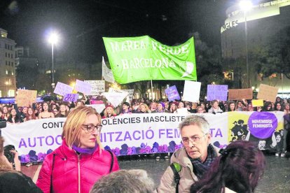 Capçalera de la manifestació celebrada ahir a Barcelona.