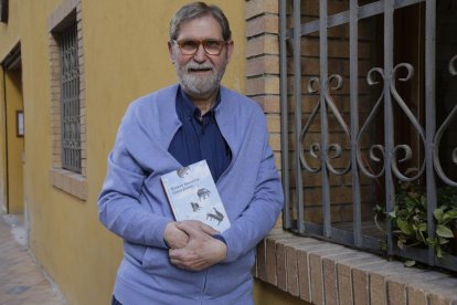 El escritor barcelonés Ramon Solsona, autor de ‘Disset pianos’.