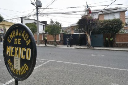 Imagen de archivo de la fachada de la Embajada mexicana en La Paz (Bolivia).