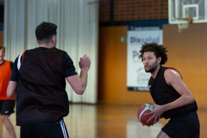 Michael Carrera, ahir durant la sessió que l’equip va fer al pavelló de Pardinyes.