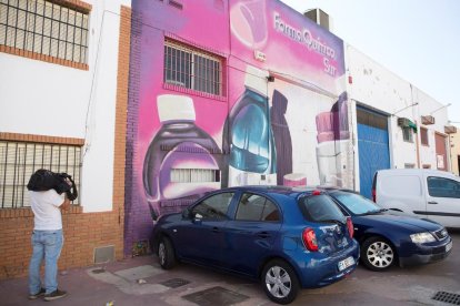 Las instalaciones de la empresa de Málaga que ha comercializado el fármaco.