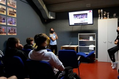 Un momento del acto a cargo de la psicóloga Noemí Bonet.