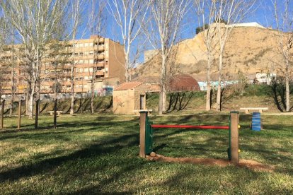 El segundo parque para perros que se ha instalado en Fraga.