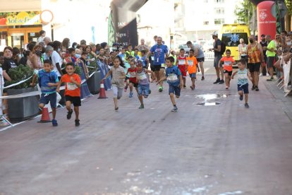 Las carreras infantiles fueron el aperitivo de una tarde atlética festiva y solidaria con la disputa de la Milla del Secà.