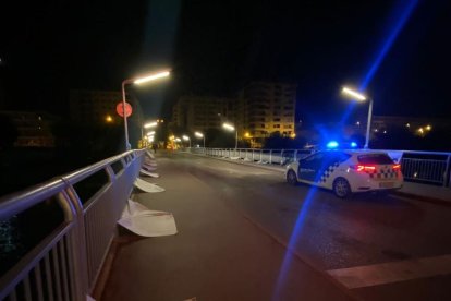 Pancartes arrancades ahir de matinada a Balaguer.