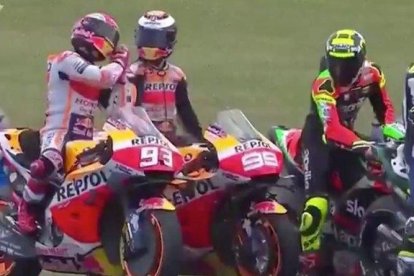 Màrquez recrimina a Lorenzo que s’ha quedat adormit.