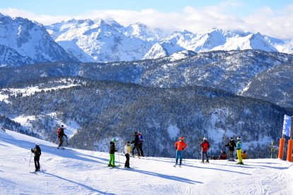 Esquiadores en Baqueira durante las fiestas de Navidad.