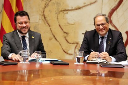 El vicepresident, Pere Aragonès, i el president, Quim Torra, dimarts, al Consell Executiu.