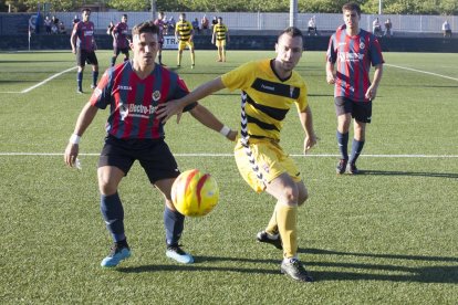 El Tàrrega va fer mèrits per aconseguir la primera victòria de la temporada, però l’encert del Gavà i el desencert arbitral ho van evitar.