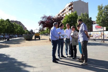 Xavier Palau visitó ayer el barrio de Pardinyes.