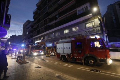 Los Bomberos activaron cuatro dotaciones para atender la emergencia.