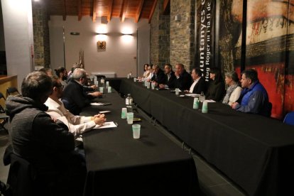 La sesión del consejo de alcaldes del Pallars Sobirà celebrada ayer por la tarde.