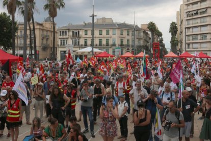 Unes 2.000 persones protesten a Perpinyà en contra l'extrema dreta de Le Pen, que celebra el seu congrés a la ciutat