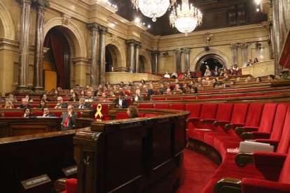 Moment de votar la resolució, sense la presència dels diputats de Cs, que se’n van anar llavors.