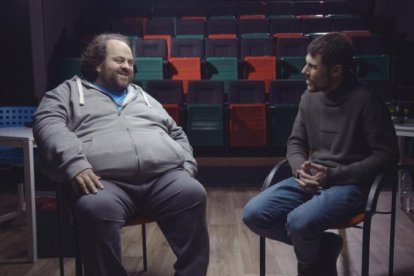 Un actor de 180 kilos explica a Iván Medina su concepto de la belleza.