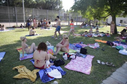 Imatge d’arxiu de les piscines municipals de la Bordeta.