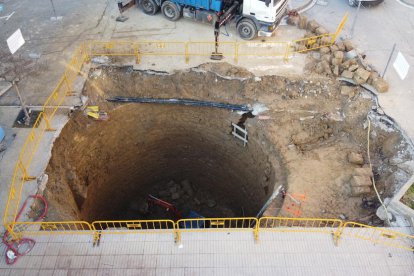 El pozo encontrado en enero en el paseo del Cegonyer.