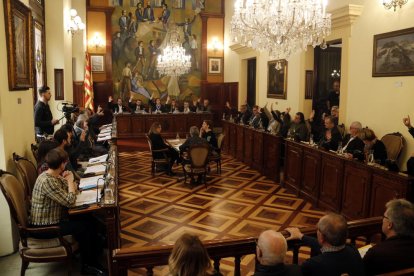 Imatge d’arxiu d’una votació durant un ple de la corporació provincial aquest mandat.