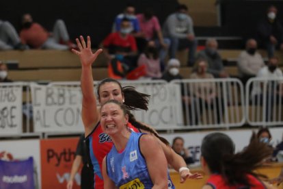 Paula Strautmane durante el partido del sábado en Bembibre.