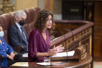 La ministra de Hacienda, María Jesús Montero, ayer en el Congreso.