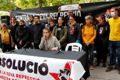 Los nueve acusados, antes de la última jornada del juicio.