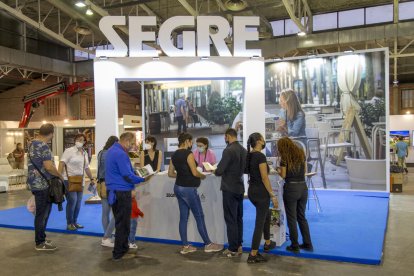 L'estand de SEGRE capta l'atenció de visitants i subscriptors