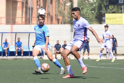 Una jugada del partit d’ahir entre el Lleida i el Barcelona, de la Divisió d’Honor Juvenil.