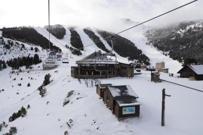 Les pistes d’Espot, buides durant el confinament municipal a finals del mes de gener passat.