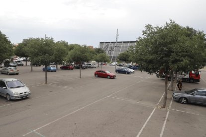 Imagen del parking del pabellón Barris Nord donde se produjo el robo. 