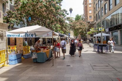 El Mercat de l'Hort anima el dissabte de rebaixes a l'Eix Comercial