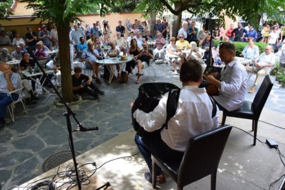 El jardí de l’hotel Andria va ser l’escenari del concert inaugural.