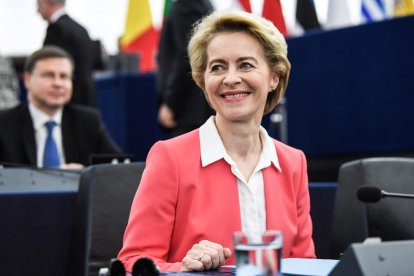 L’Eurocambra va donar el vistiplau a la Comissió Europea de la presidenta Ursula von der Leyen.