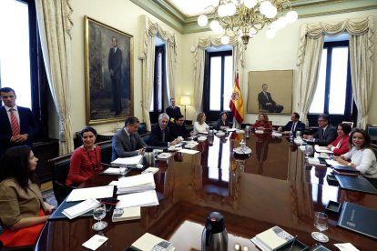 La Mesa del Congreso se reunió ayer por primera vez en esta legislatura.