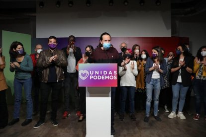 Pablo Iglesias estuvo apoyado por la plana mayor de Podemos durante su renuncia.