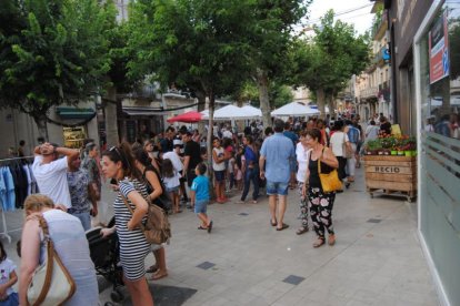 La plaza Major de Mollerussa ayer llena de visitantes. 