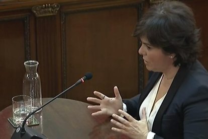 Imatge de Soraya Sáenz de Santamaría durant la compareixença ahir al Tribunal Suprem.