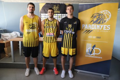 El Pardinyes presenta les noves equipacions i el renovat logo