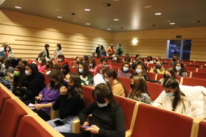 Alumnes lleidatanes d’entre 10 i 18 anys, a la presentació del Technovation Girls Catalunya.