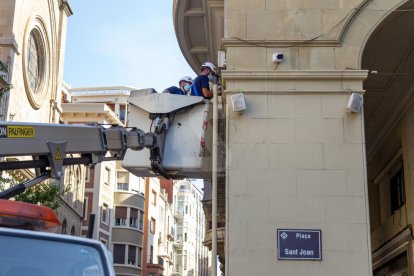 La instal·lació de les càmeres ha començat aquest dilluns.