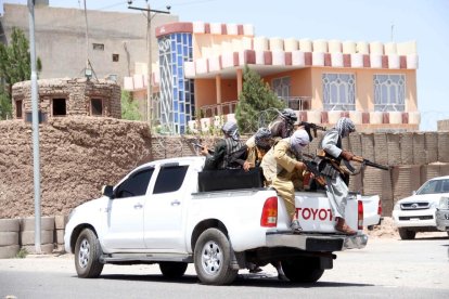 Elementos armados en la zona de la ciudad afgana de Herat.