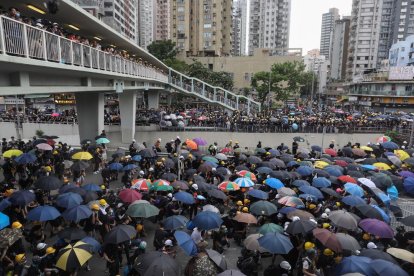 Nuevos enfrentamientos en Hong Kong entre policía y protestantes