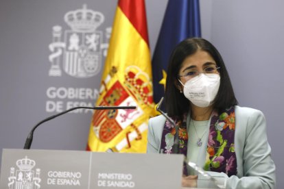 La ministra de Sanitat, Carolina Darias, en una roda de premsa.