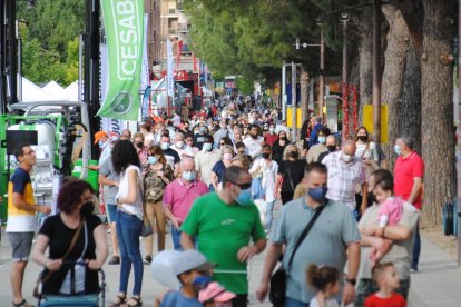 El públic va omplir l’avinguda del Canal ahir a la tarda.